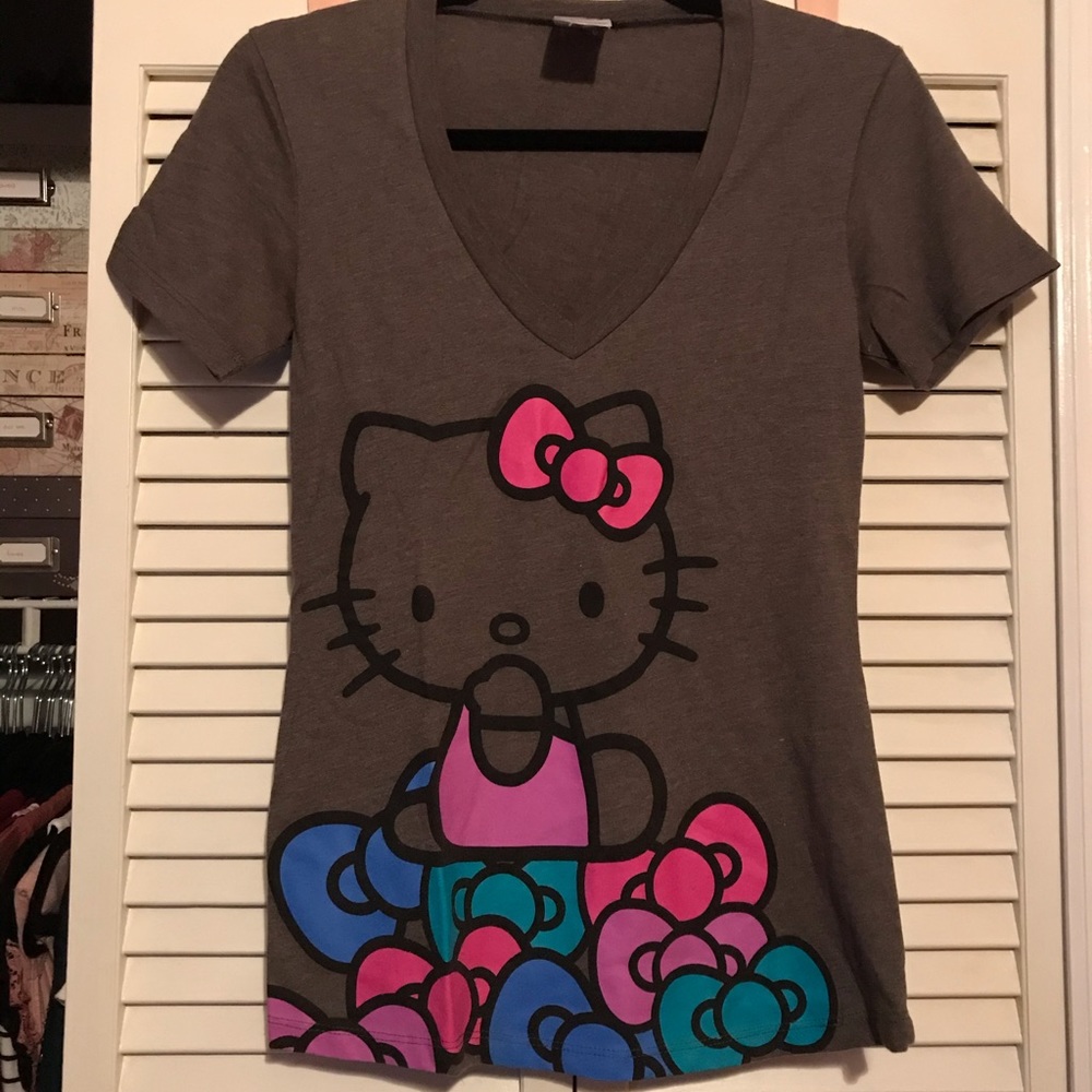 Neon v-neck Hello Kitty tee